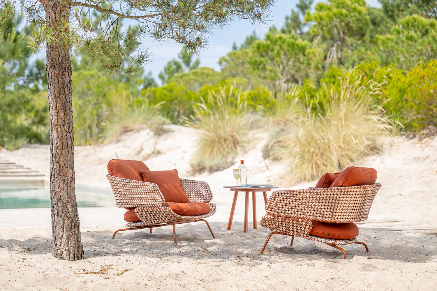 Jati Kebon PHIL lounge stoel Rust inclusief zit-en rugkussen - Afbeelding 2