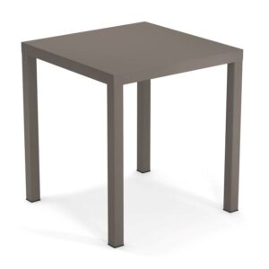 Emu Nova tafel 70 x 70 cm Sand