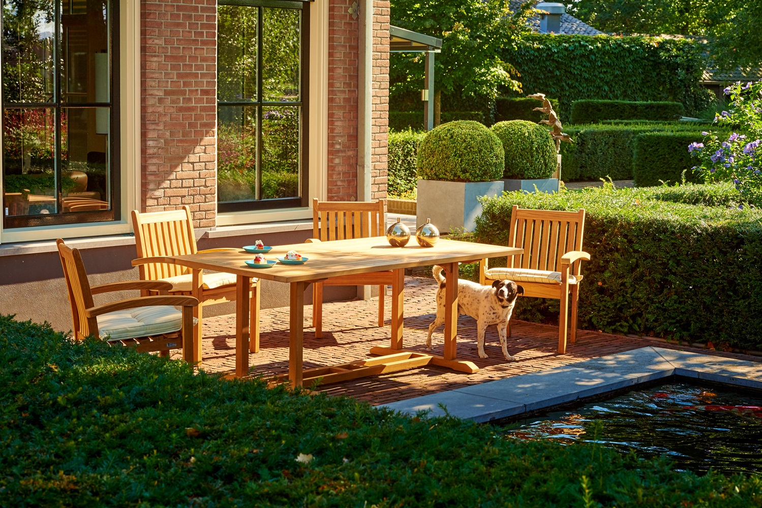 Traditional Teak SORAYA tafel